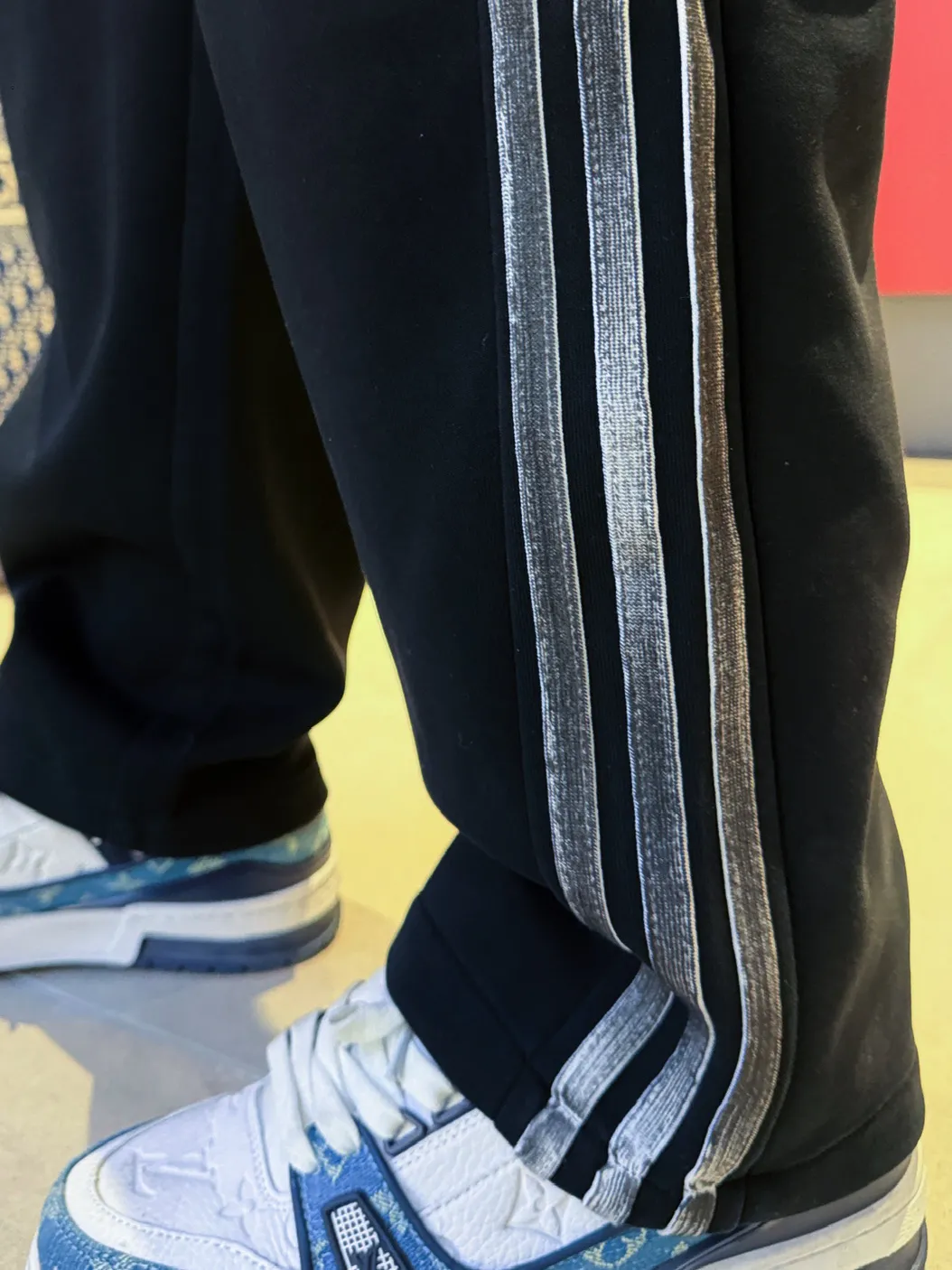 Balenciaga 🆕2026 Autumn and Winter New Arrival trousers and casual pants🎁 are on sale simultaneously on the official website. Brand Classic LOGO casual pants, customized fabrics, excellent comfort and strong touch. Highly recognisable, perfect appearance and craftsmanship. Size:M-3XL